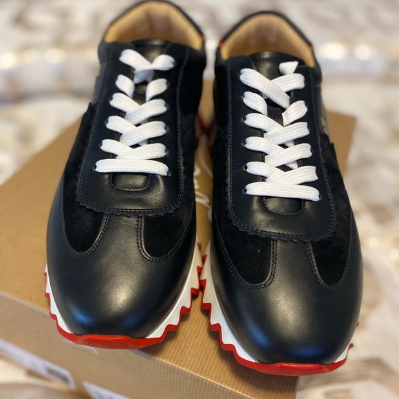 Loubishark Sneaker
CHRISTIAN LOUBOUTIN - Picture 6 of 6